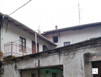 CORTE DA RISTRUTTURARE a CASSANO MAGNAGO di 300 Mq - Foto 1