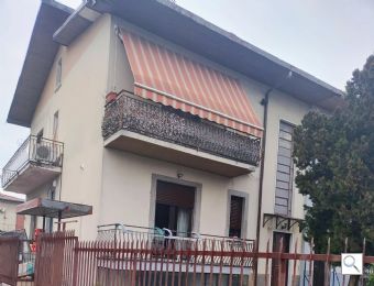 TRILOCALE a CARDANO AL CAMPO di 90 Mq - Foto 1